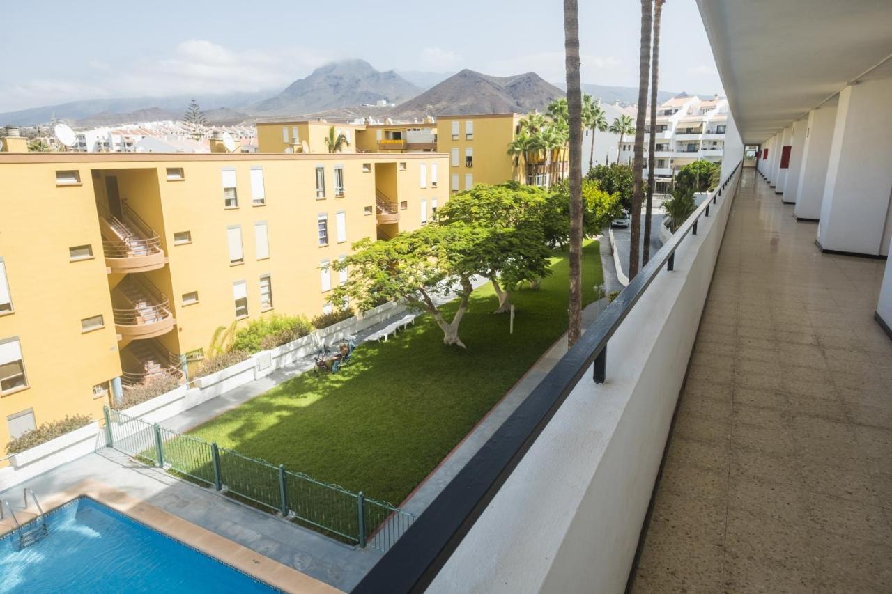 Las Sirenas Los Cristianos  Exterior photo